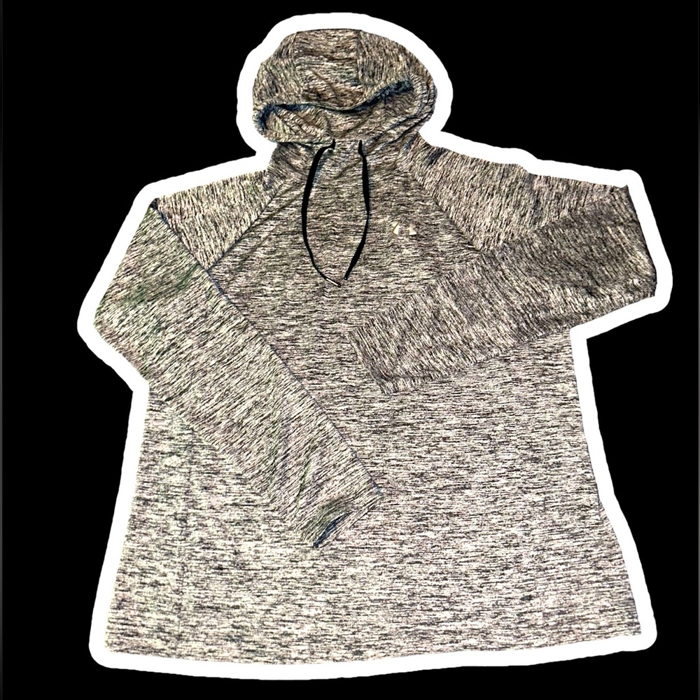 Fitted activewear long sleeve shirt, with hood! Breathable material!